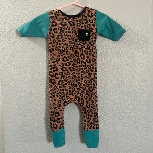 Rags leopard Romper 1/4 sleeve- 6-12 MO.
